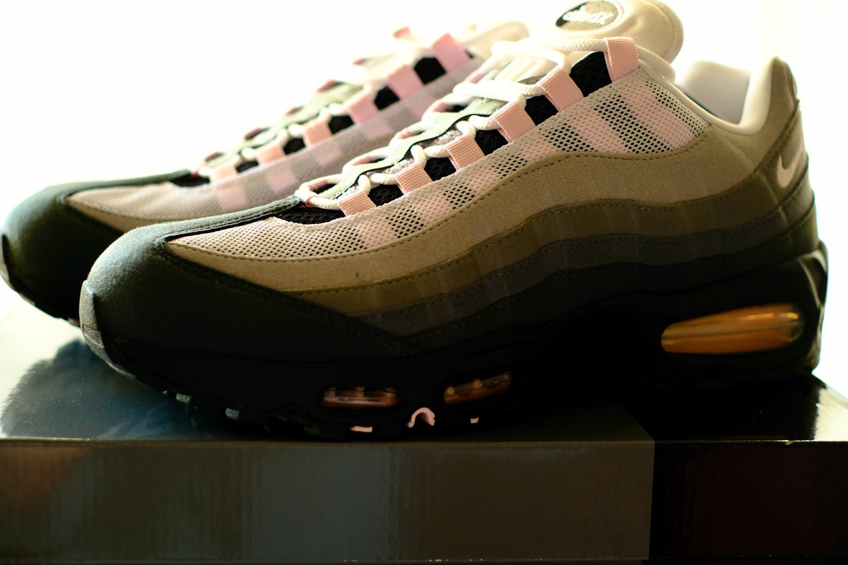 saez-1000 tweet media