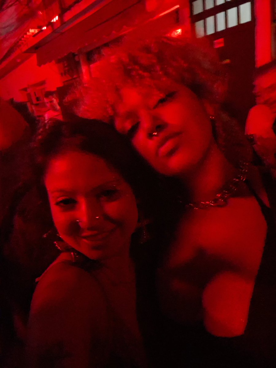eu e a menina que mordeu minha bunda