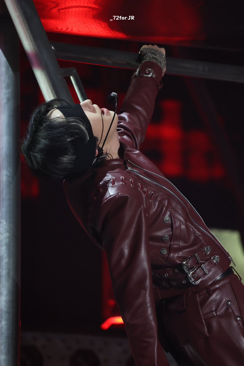 _72forJR tweet media