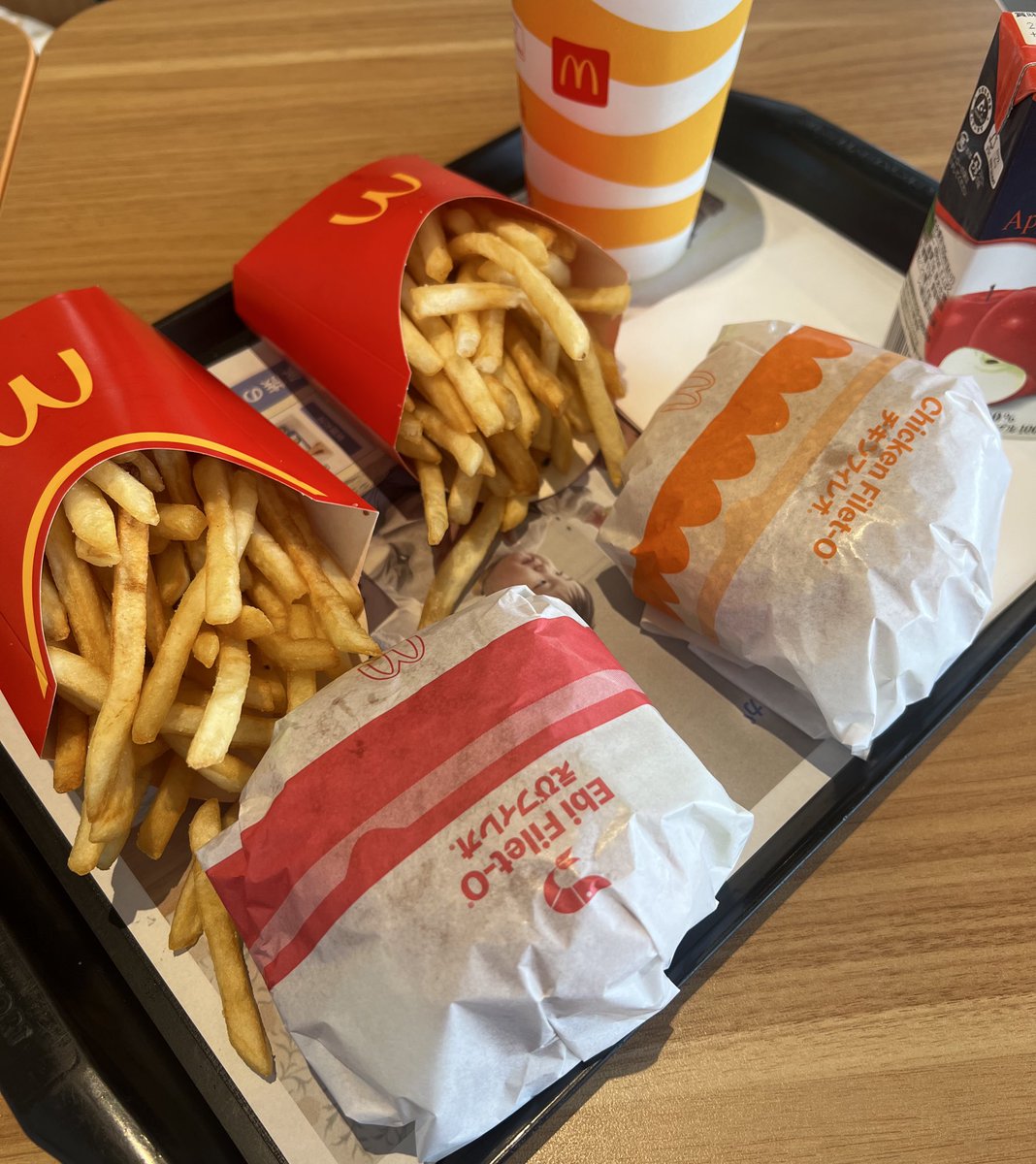 りんこ tweet media