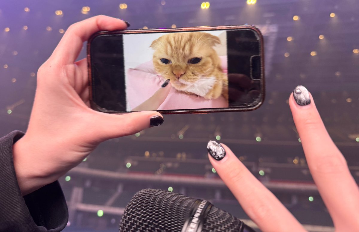 しおん@最強だね！ tweet media