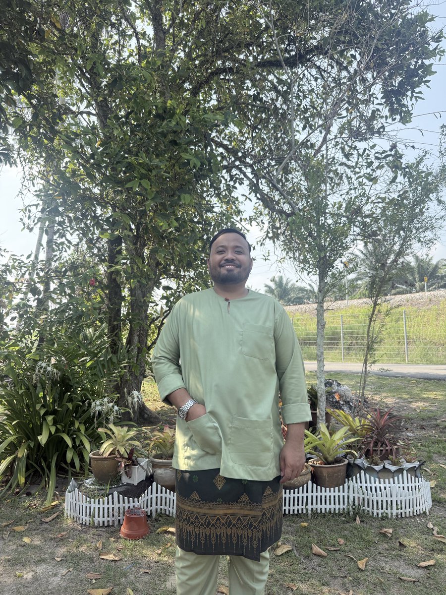 rizwan_ithnin's tweet photo. Selamat hari raya https://t.co/BzsOv6OR28