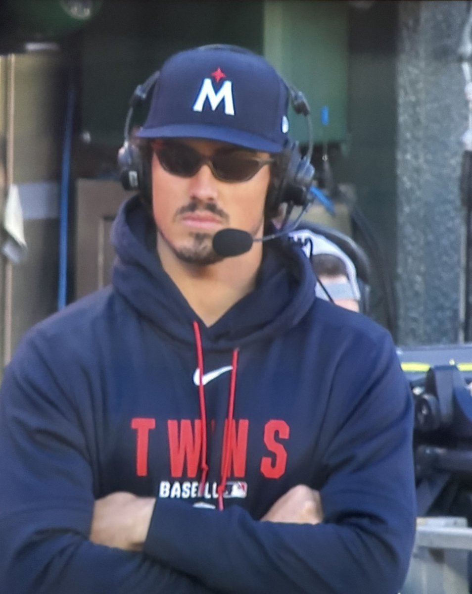 rachel (pablo’s bff) ✨🌊📖 tweet media