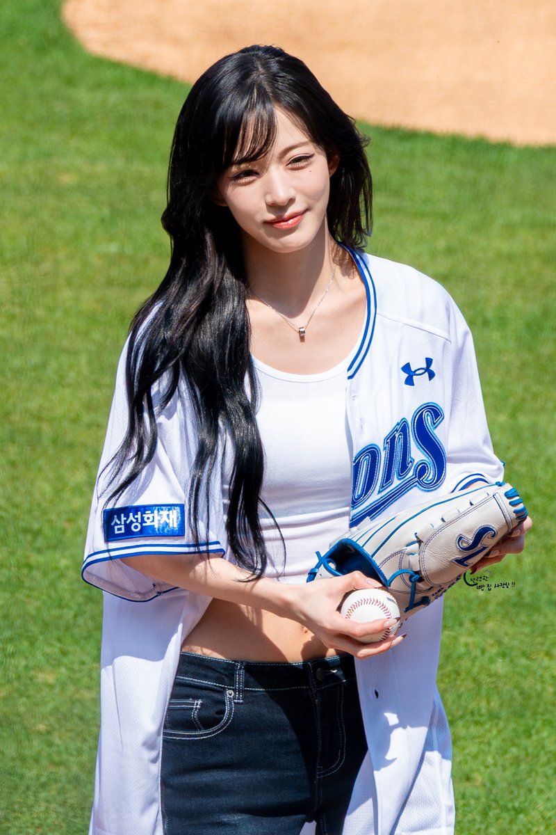 나는 선량한 빵집 사장님이야!! tweet media