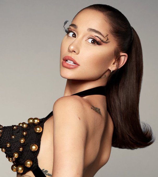 Ariana World HQ ☀️ tweet media