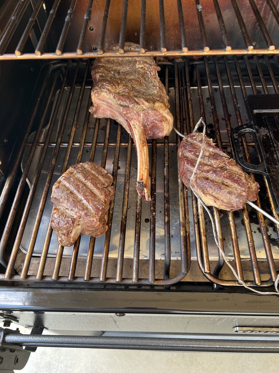 Christopher tweet media