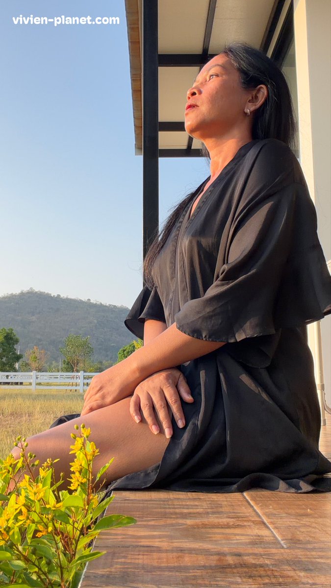 vivien_planet's tweet image. New Horizon, Same Heart
I traded the sound of the waves for the whisper of the trees. I’ve moved to the countryside! I’m swapping my flip-flops for boots and trading the coastline for tree-line
#HomeSweetHome #CountryVibes #NewView #OutInTheCountry #LifeInTheWoods #VivienPlanet