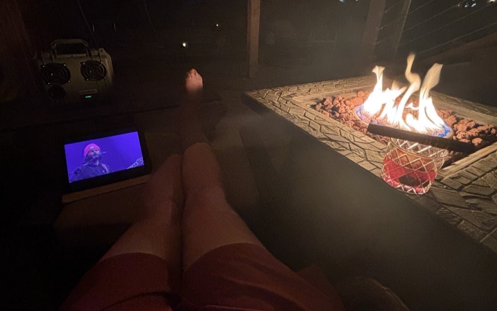 LinesGoingSouth tweet media