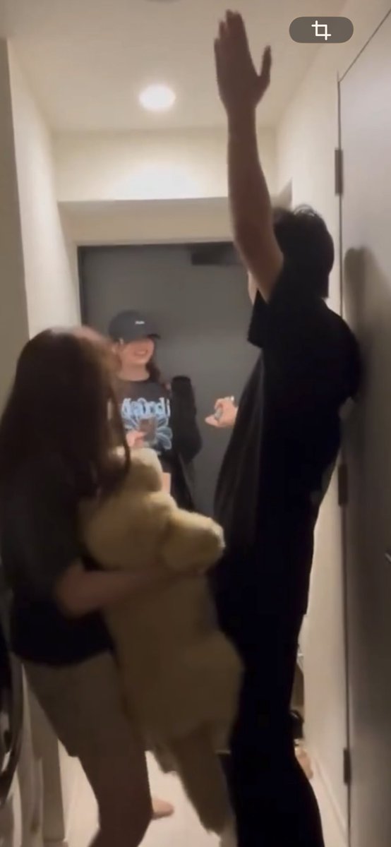 بُعد tweet media