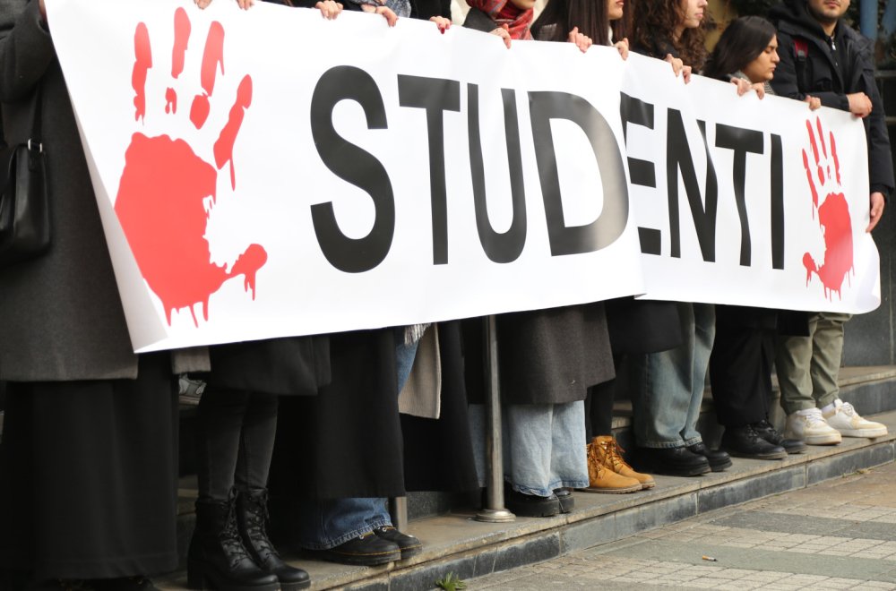 Mr. Srđan tweet media