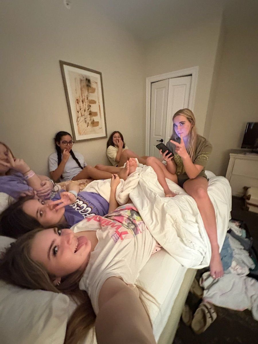 SEXGROUP GIRLS🥵💦 tweet media