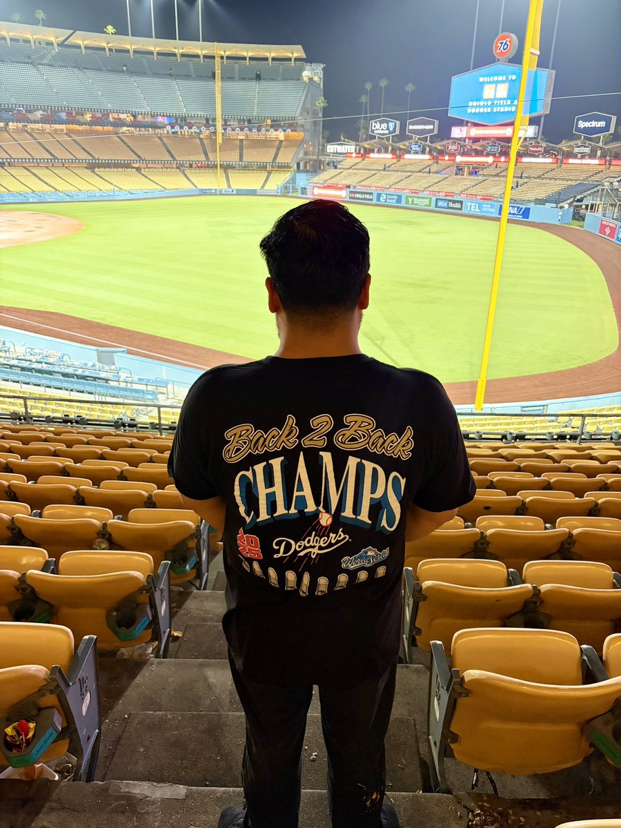 Mexican Rug Dealer tweet media