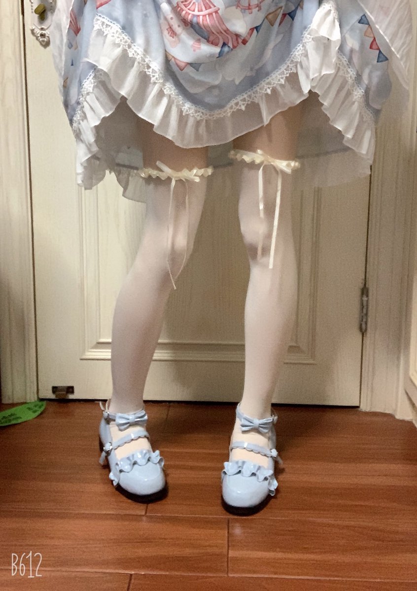 彳卸虫枼 tweet media