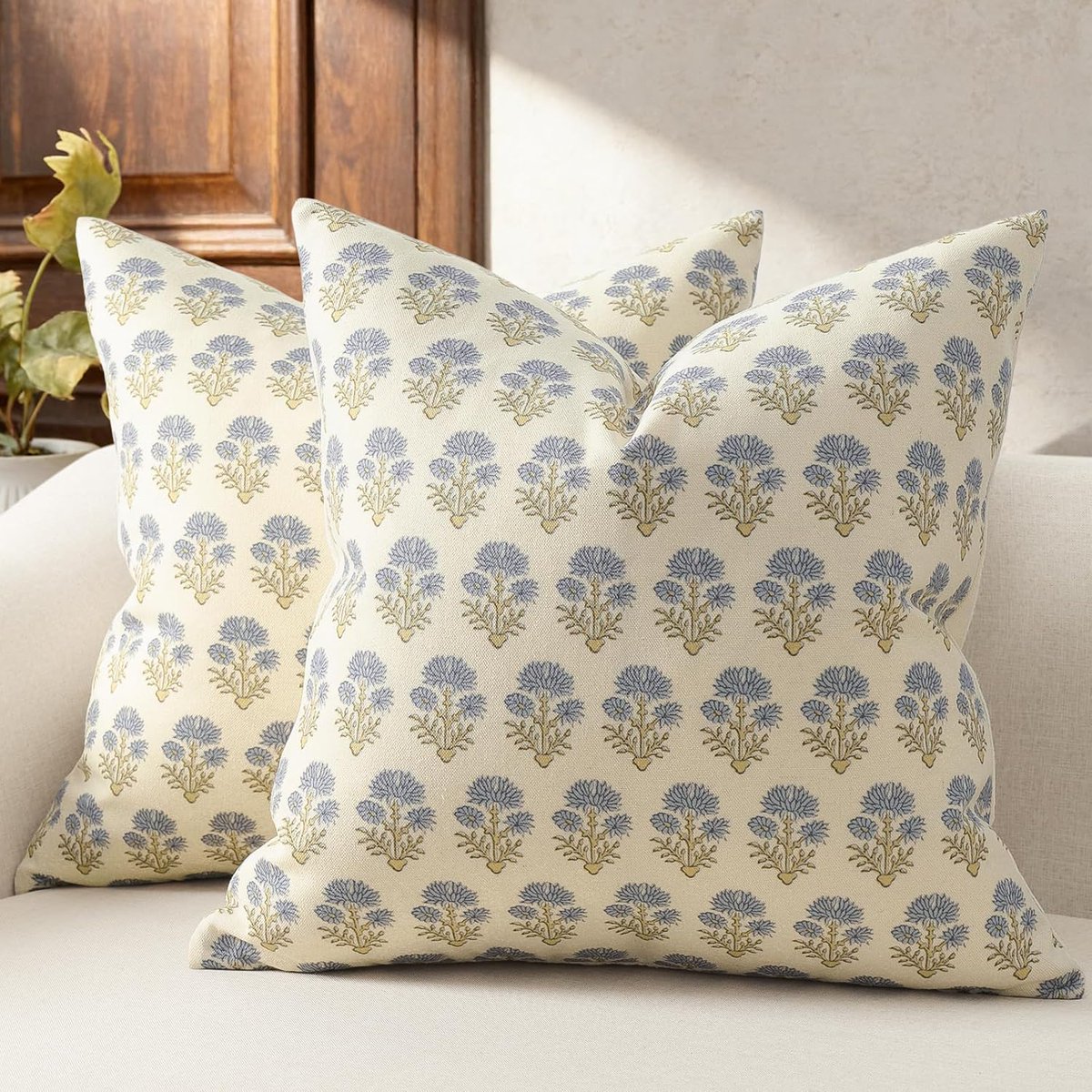 DealsPsipoe's tweet image. Upgrade your living room instantly!
20x20 Farmhouse Floral Pillow Covers Set of 2 – perfect for sofa, couch, bed, rustic vintage home decor.
💥 Limited stock! Transform your cozy space today!

Shop now #Ad amzn.to/4rU1ewB

#FarmhousePillows #RusticHomeDecor