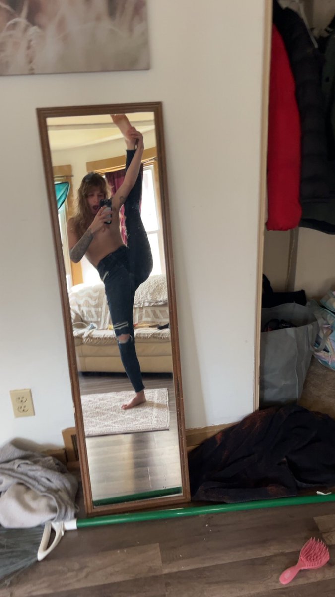 London Lavish tweet media