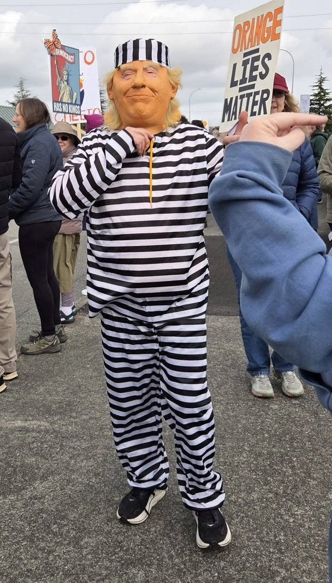 Діана tweet media