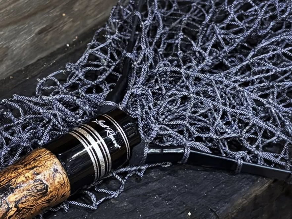l_r_factory's tweet photo. 【Extreme山女魚ネット】
〜New concept landing net〜

《Posted model(Prototype)》
▫️Frame size:250mm×170mm
▫️Grip length:110mm
▫️Net:Cremona thread

《Made to order》
▫️Burl cork grip model:¥28,600-
▫️Burl wave cork grip model:¥31,900-

#extreme_yamame_net
#extreme山女魚ネット https://t.co/BuYAQA4CGH