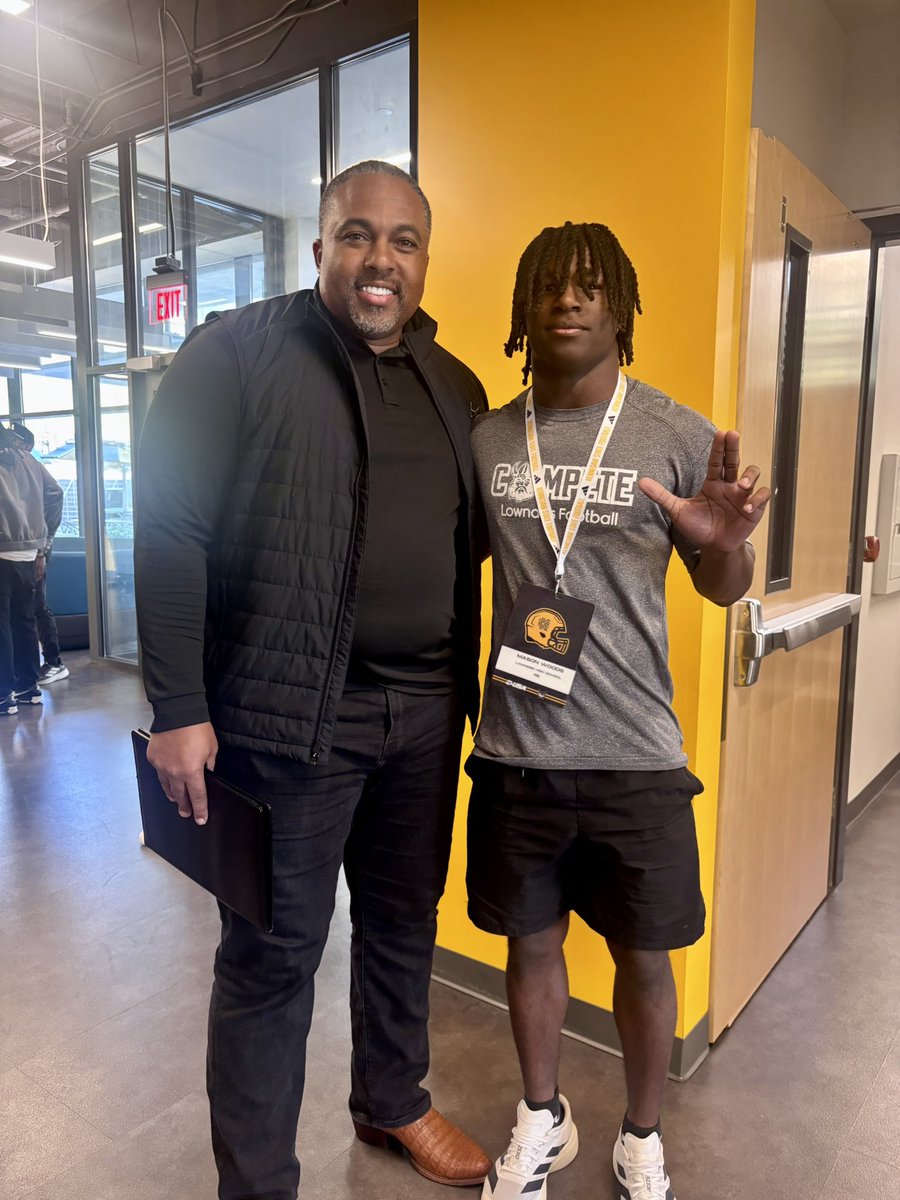 Lowndes Football tweet media