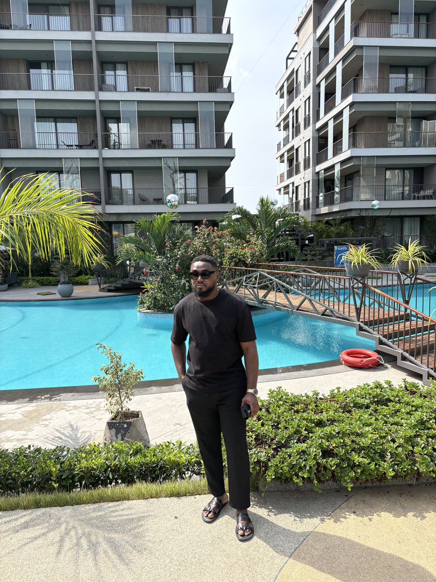 lino beezy tweet media