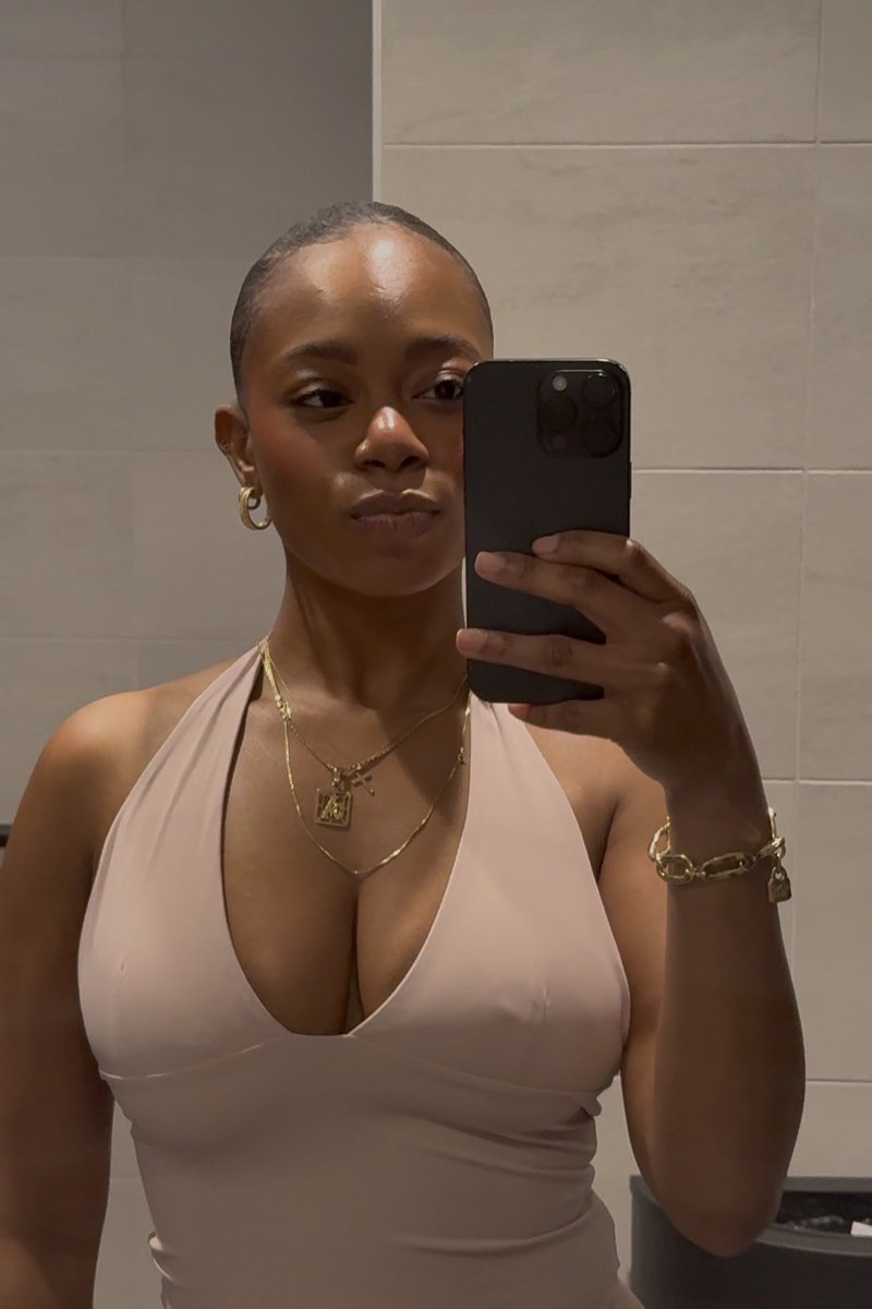 Champagne Mami. tweet media