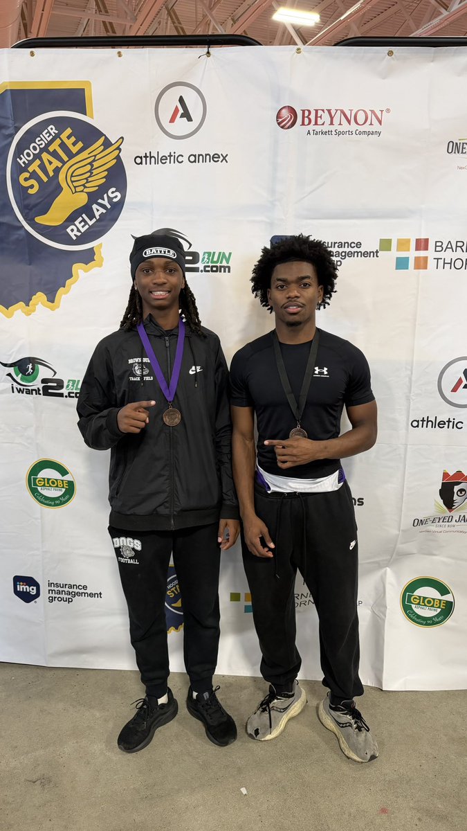 Two indoor all state Bulldogs today in the long jump. Both fellas are top 4 all time in our school’s history indoors!!

Ra’Shaun Snow 21-8.75 ✈️ 8th
Jordan Redmon 21-11 PR✈️ 6th #4 all time