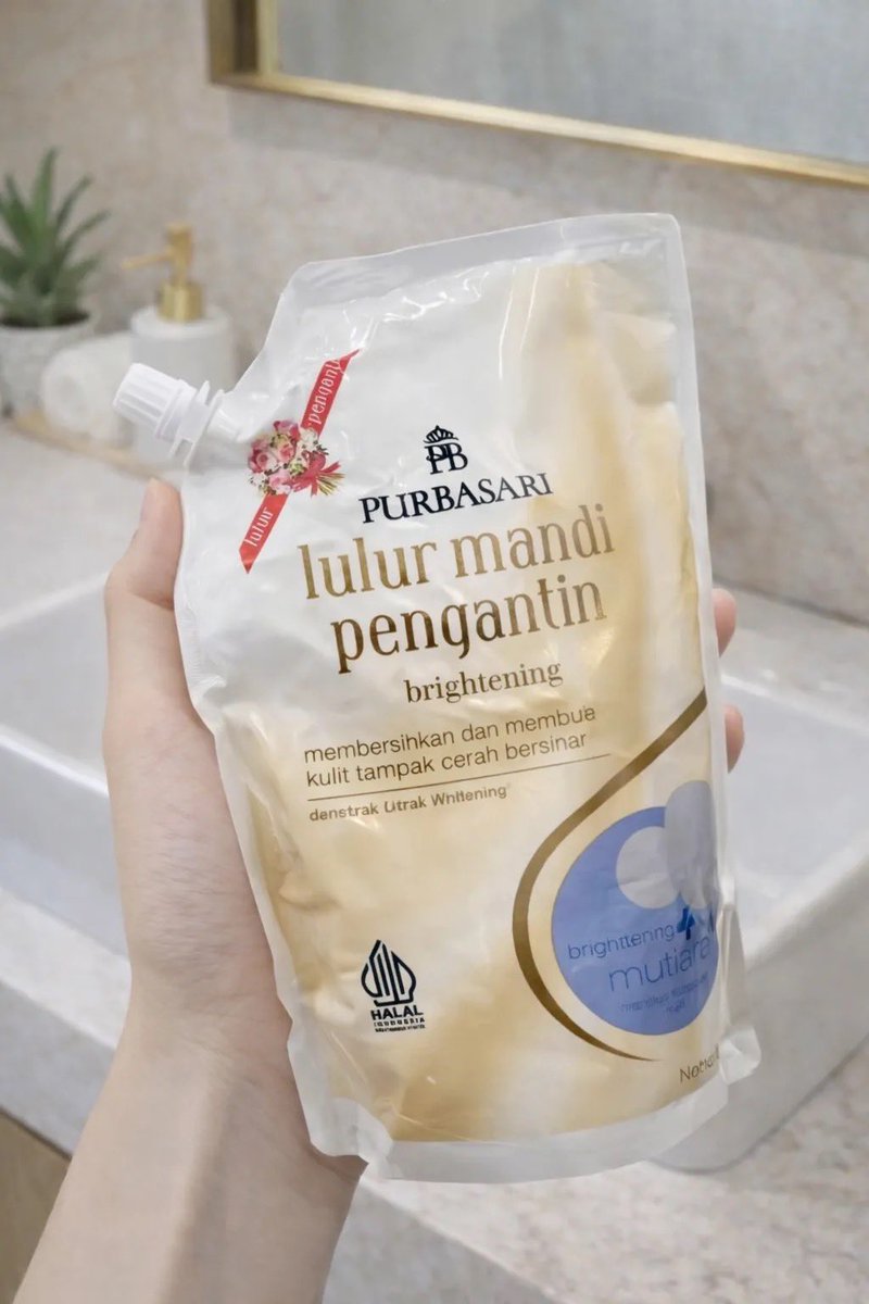 Randomly tweet media