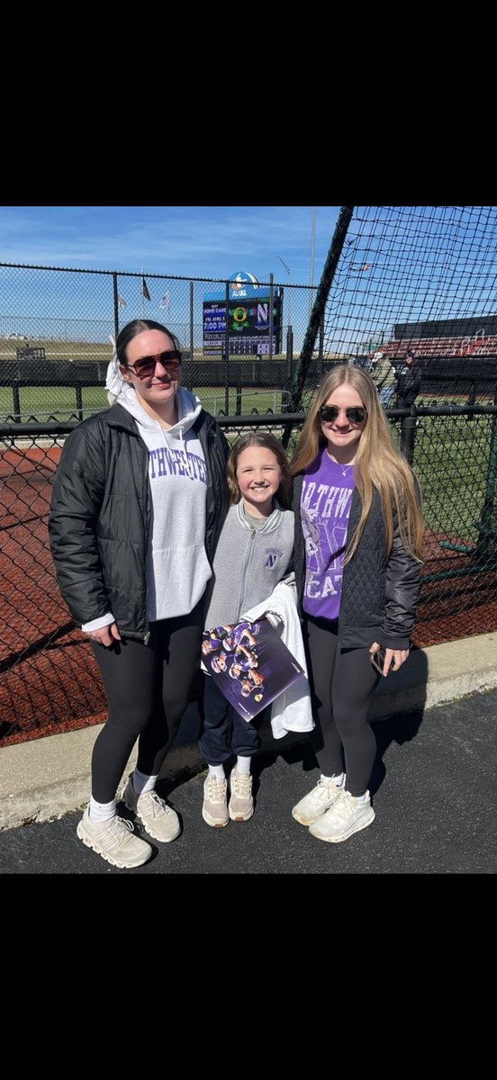 ElenzEva's tweet photo. Always a great time watching @NUSBcats! @MTosch2030 @HeatPremier2011 https://t.co/RoiNDmc6jH
