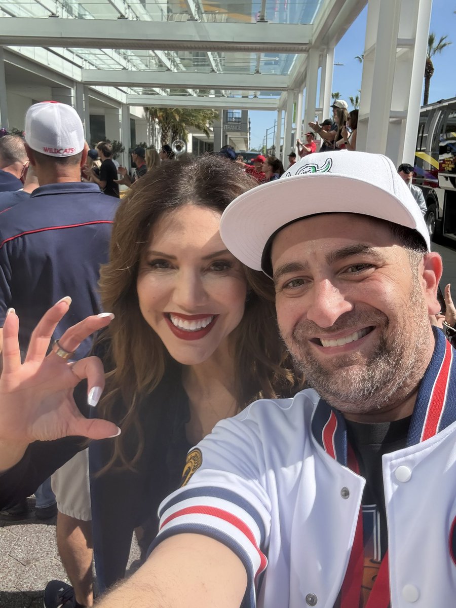 JohnWallStreet tweet media