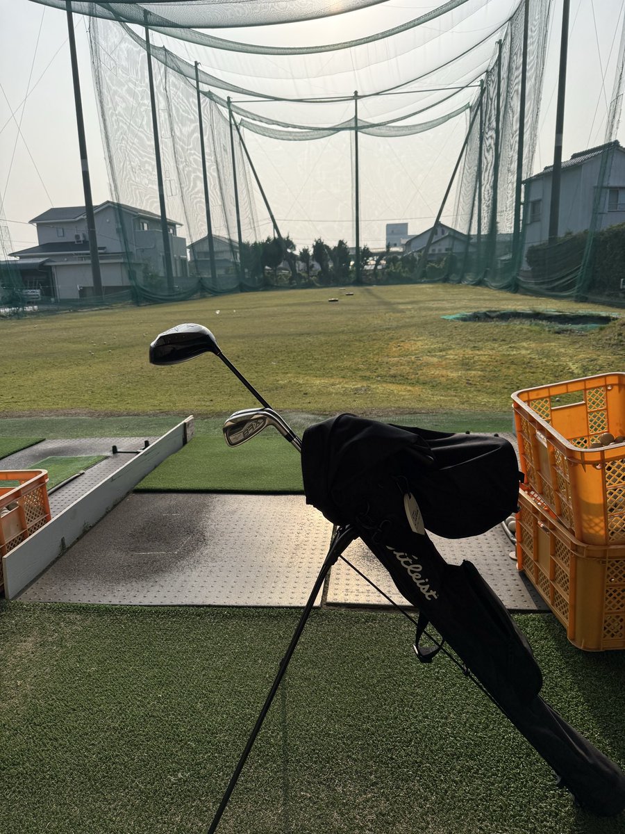 M_Chan350h's tweet photo. おはようございます
朝の7時からゴルフ⛳️練習
はじめてから2ヶ月うまくならないなぁ
🥲 https://t.co/50AzBoV9TP