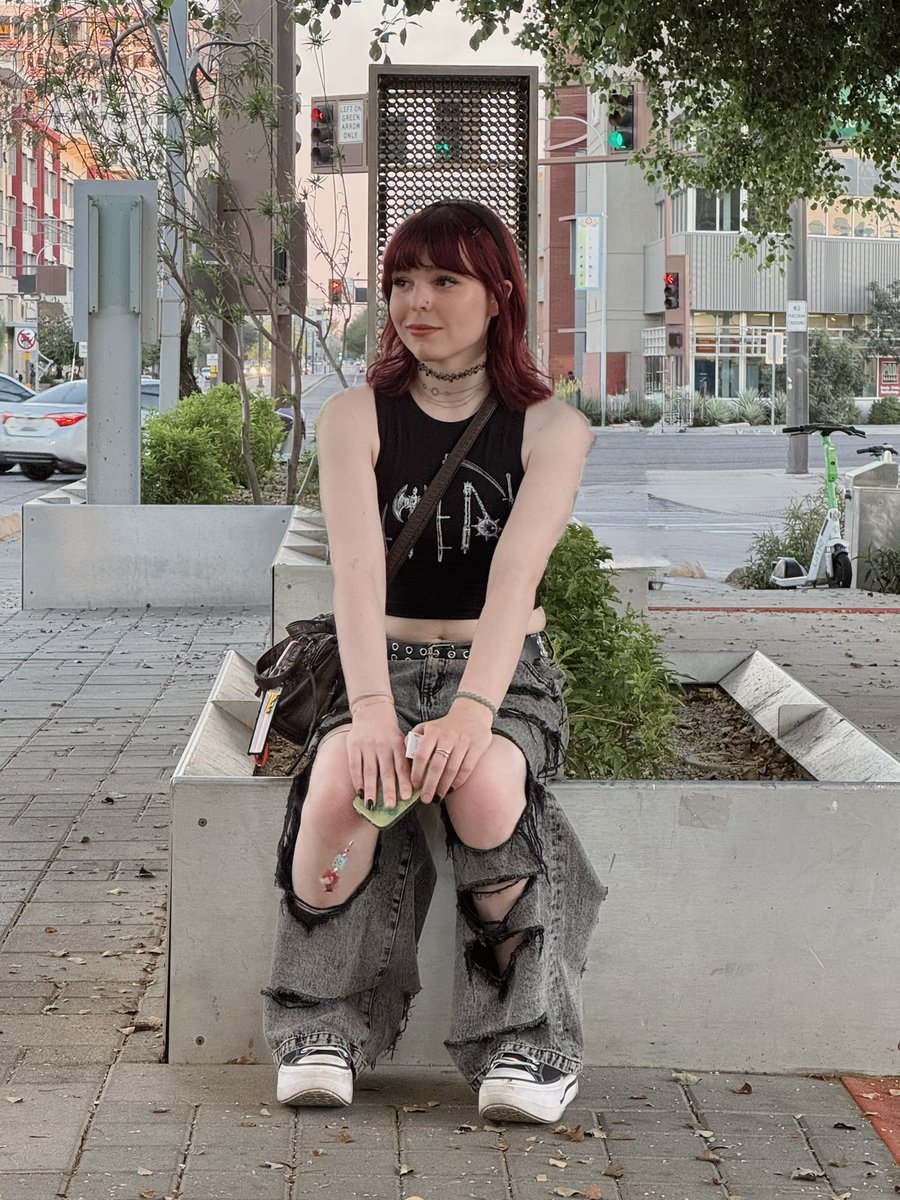 Charlotte :3 tweet media