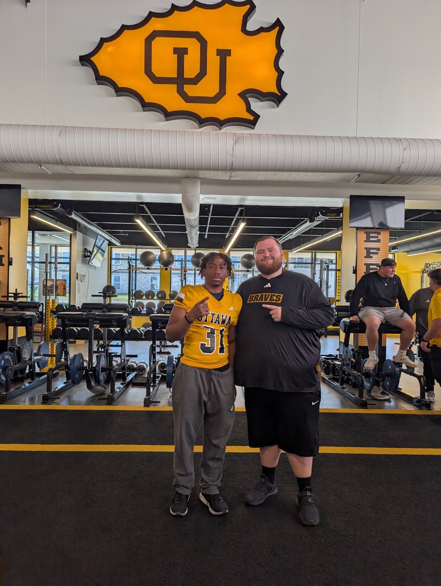 LeonSmithjr31's tweet photo. Had a great time at Ottawa university today for their junior day. 

@CoachGill22 
@CoachNickDavis 
@OttawaBravesFB 
@CoachSCDub 
@CoachCPorter 
@deronTHETRUTH20 https://t.co/SJ5LpWrksz