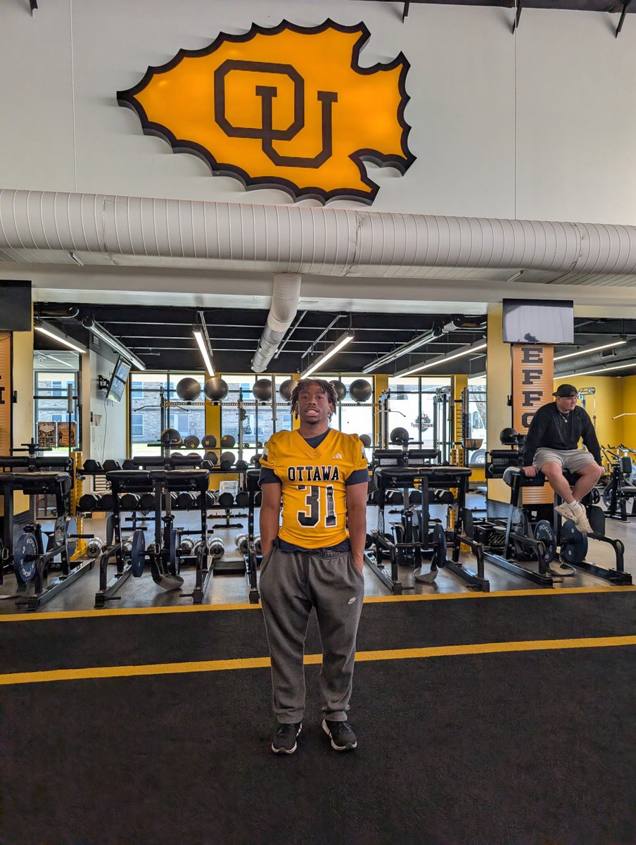 LeonSmithjr31's tweet photo. Had a great time at Ottawa university today for their junior day. 

@CoachGill22 
@CoachNickDavis 
@OttawaBravesFB 
@CoachSCDub 
@CoachCPorter 
@deronTHETRUTH20 https://t.co/SJ5LpWrksz