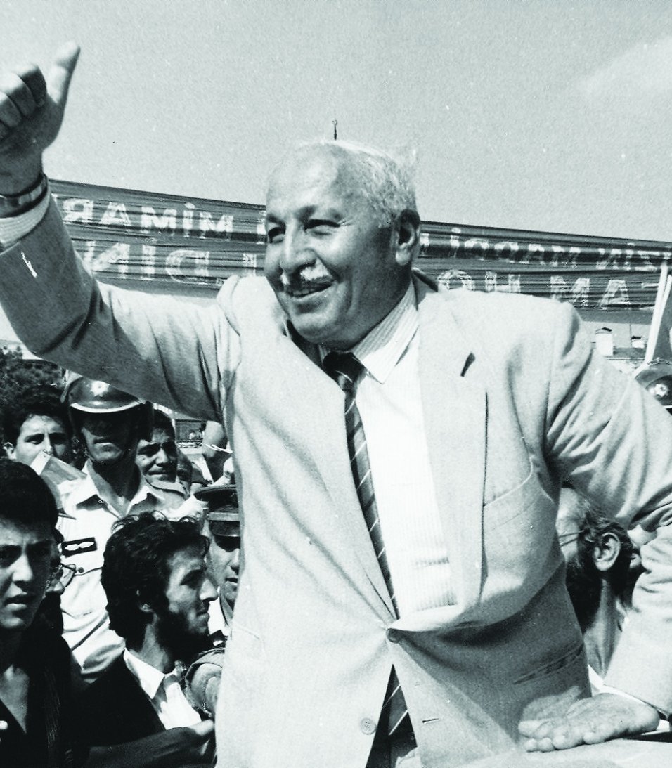 Necmettin Erbakan :

"Güç ve kudret sahibi yalnızca Cenab-ı Allah'tır, Amerika değil."