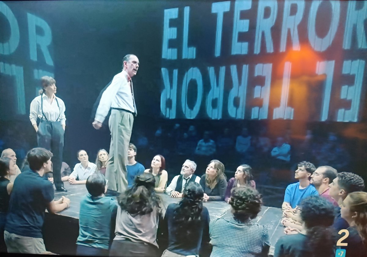 Hateunicorns2's tweet image. ‼️'1936' PVTA MARAVILLA, PURO #TEATRO

LA GUERRA CIVIL contada como NUNCA, como una AUTÉNTICA OBRA MAESTRA.

EL TERROR:
🎵SIN PAN, SIN PAN, SIN PAN Y TRABAJAR🎶
#La2esTeatro