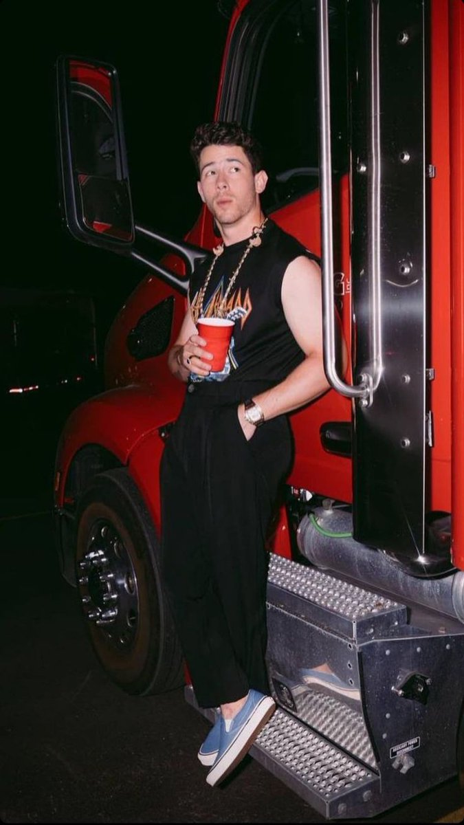 Little Monster • Insomnia • JoBros tweet media