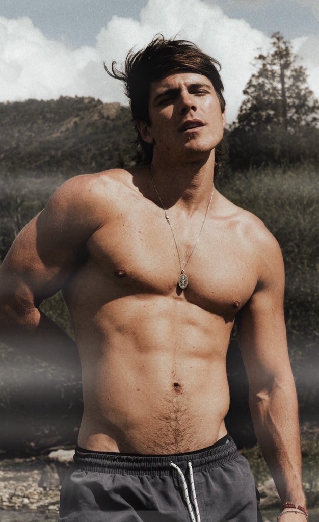 . . . 𝐅𝐄𝐃𝐄𝐑𝐈𝐂𝐎 tweet media