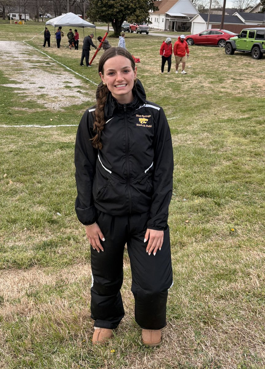 GirlsSprings's tweet photo. Congratulations to Anyah &amp; Keileen for scoring in the javelin at Neosho. 
Keileen’s mark was a PR. 💜💛 https://t.co/i5vpxZc0Sm
