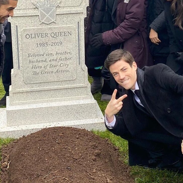 azulatara's tweet photo. tweeting abt caitvi during caitvitwt’s millionth funeral https://t.co/amC5eOcnCl