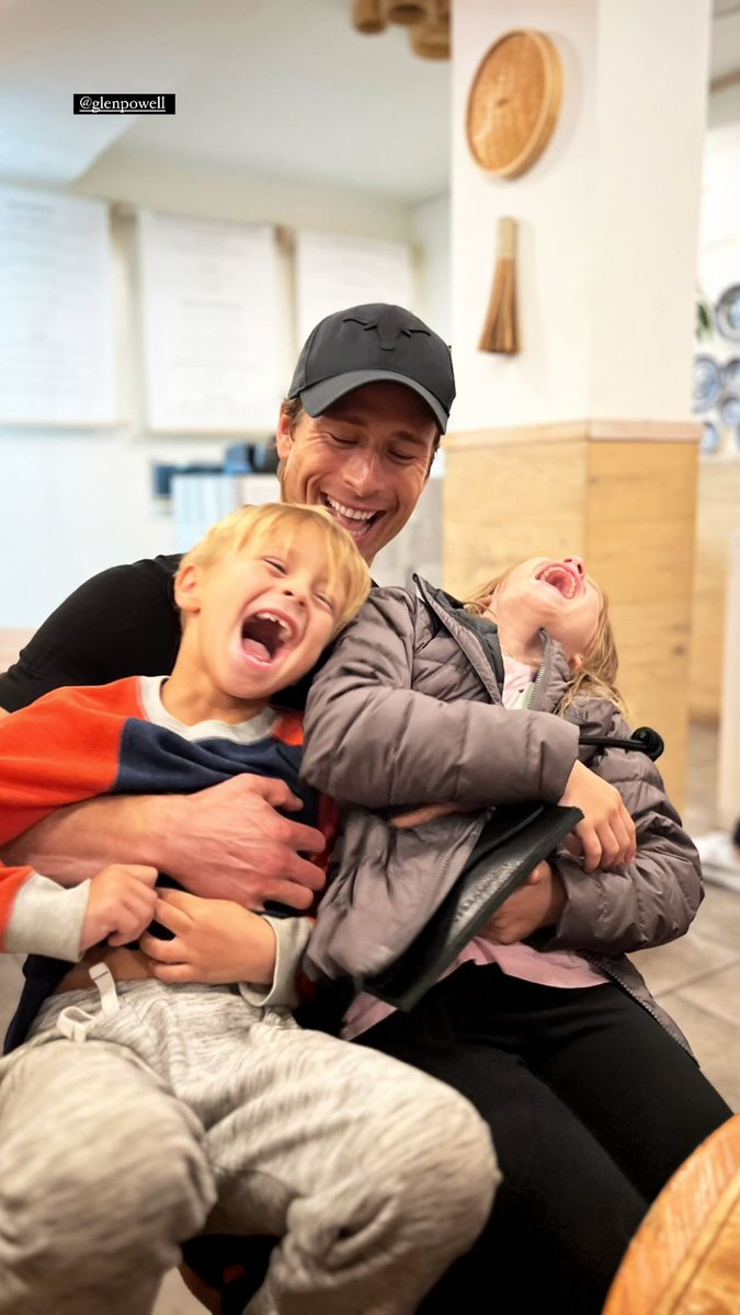 𝐞𝐦𝐢𝐥𝐬𝐞 tweet media