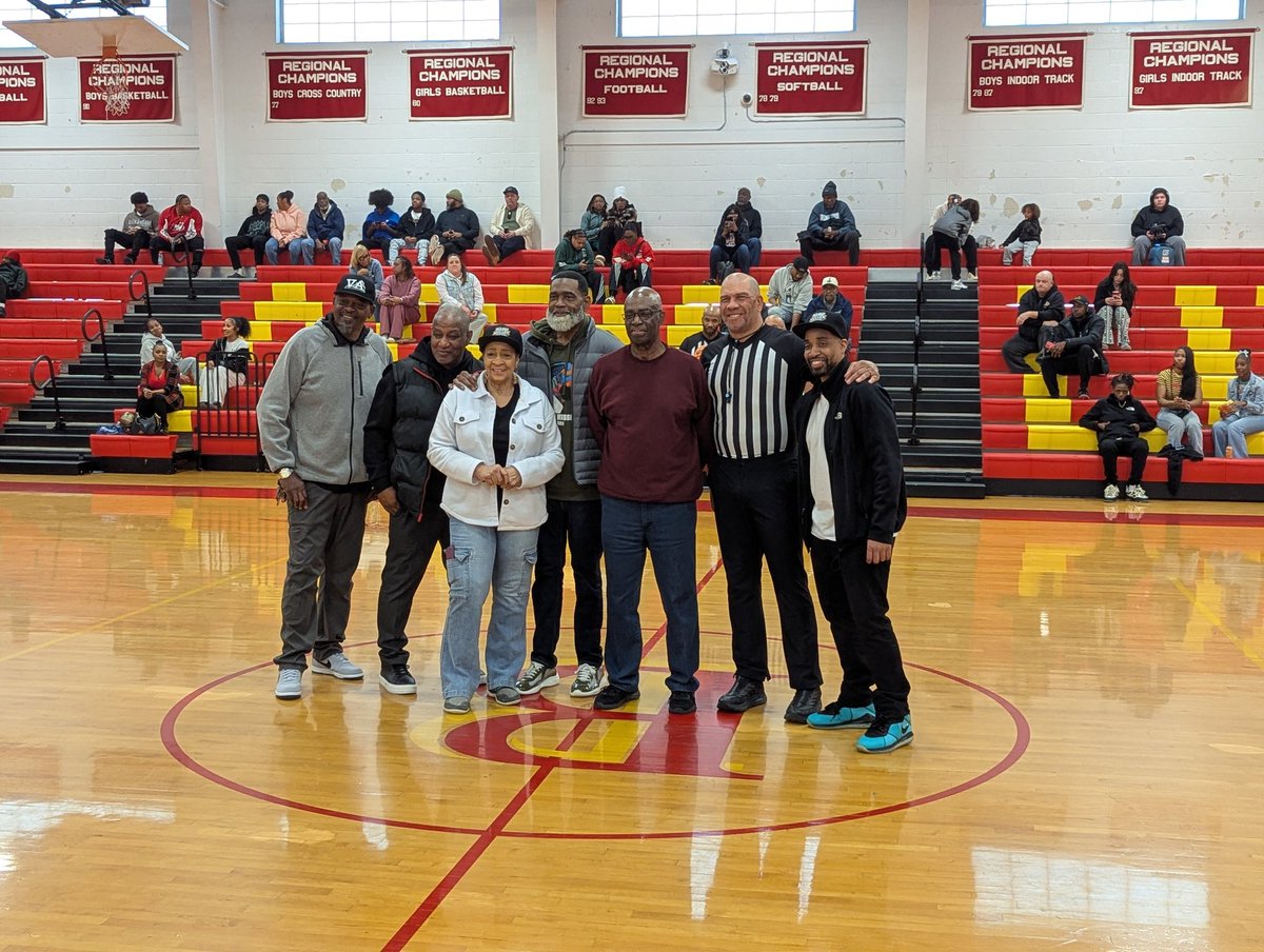 AngeloRShaw1's tweet photo. I went to Bayside High School  Invitational  honoring Mario Mullen. He was a great basketball coach. I liked getting the chance to be a basketball manager again and to serve the Virginia Beach community. @BHSMarlins https://t.co/tn64d02nJD