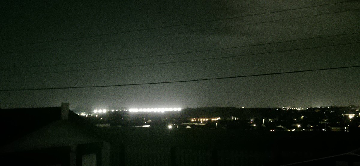 Dontdoitdave's tweet photo. @nlancouncil to whom am I able to complain to about these needless blinding lights from the tube works in mossend?  I have lived here since that area was the old Clydsedale works and never have there been any lights. Why are they on at night? There are no works happening. https://t.co/92qqtfNbOZ