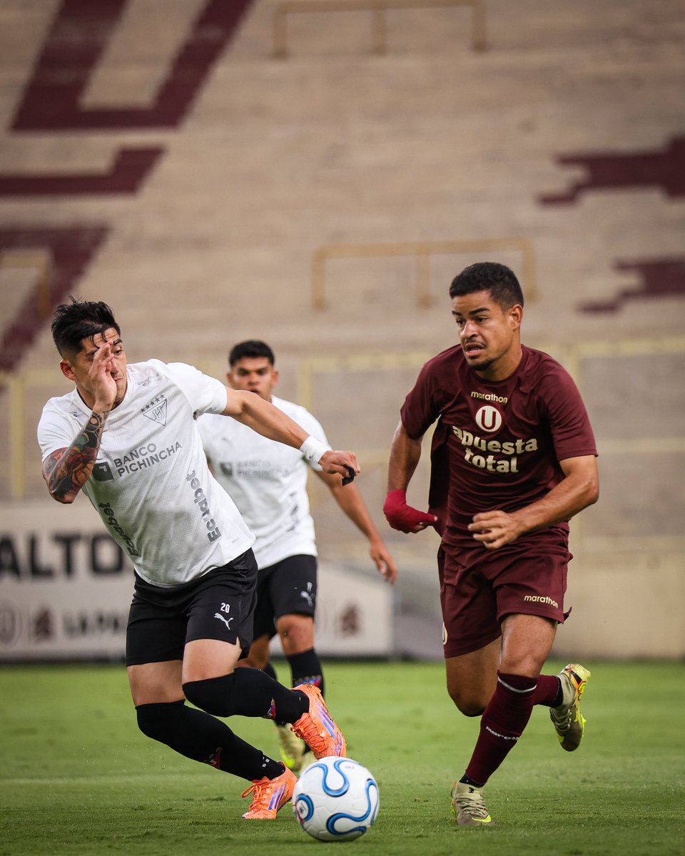 Universitario tweet media