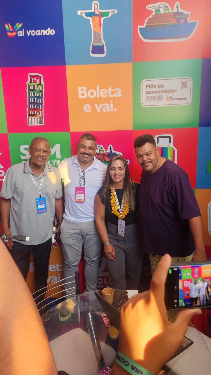 Celso Athayde tweet media