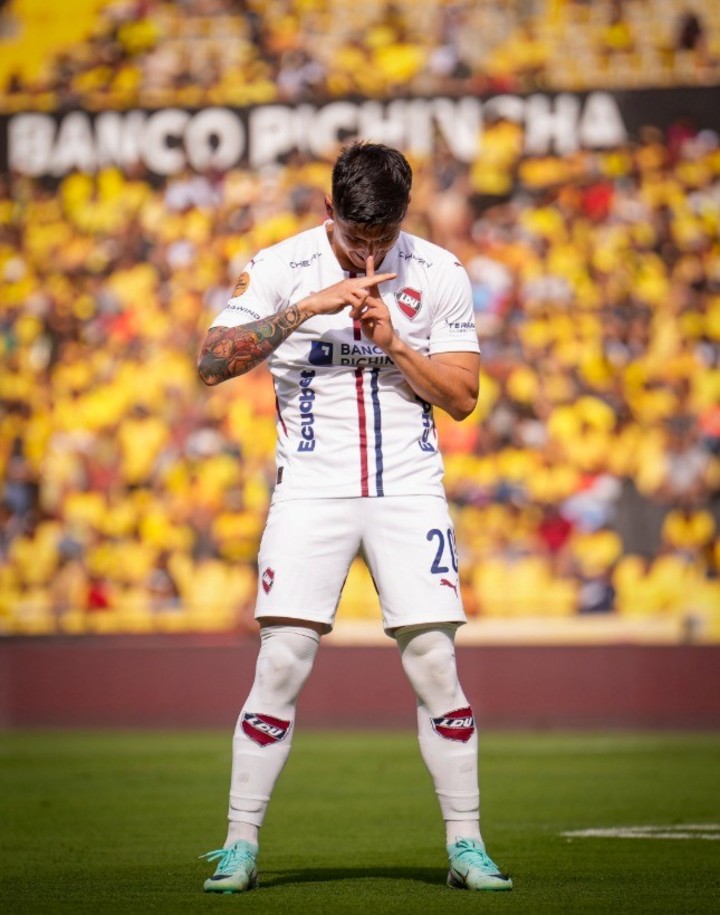 Paulinho ⭐⭐⭐⭐⭐ tweet media