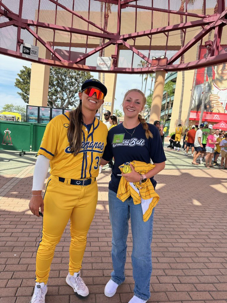 Ingram1Kiley's tweet photo. Still not over this 💛 Met @KelsieWhitmore at the Savannah Bananas game while I was working merch and she was out there doing her thing. Told her we’re teammates on the new  @wpbl_official San Francisco team and she was like, “That’s so cool, see you then.” Literally such a cool moment ⚾️✨

#SavannahBananas #WPBL #WomensBaseball