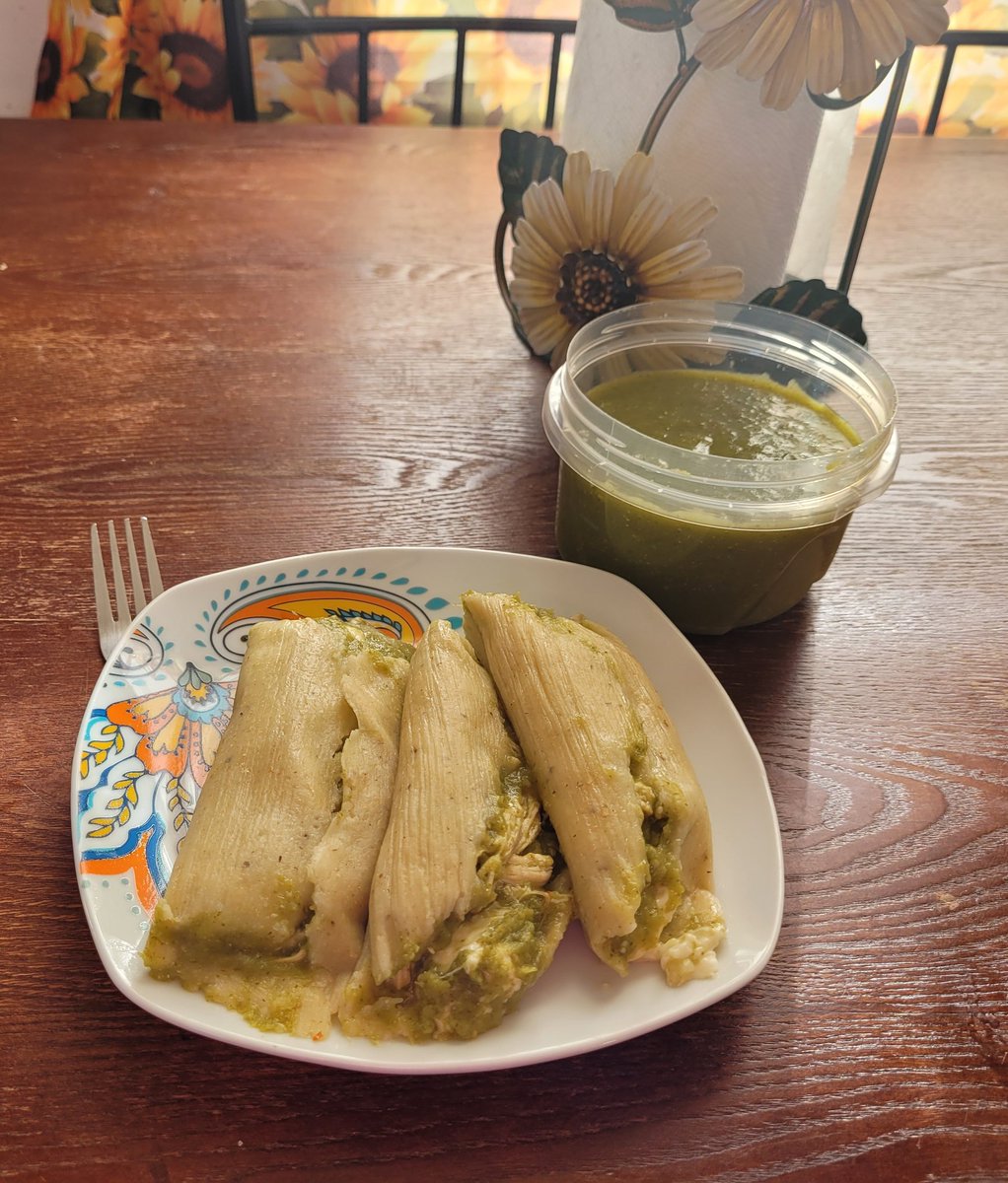 HomeCookSingleMom HappilyTakenNurse Deb tweet media