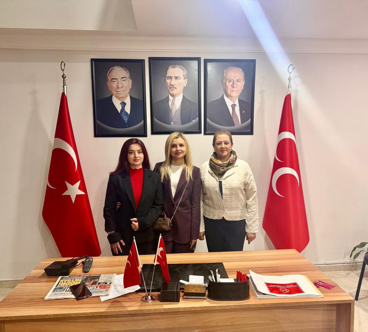 AHD_tr's tweet photo. Başkanımız @AvLale_Hesenova ve dernek üyeleri MHP İl Başkanlığı’nda düzenlenen İftar programına katıldılar. Davetlerinden dolayı @mhpantalyail bşk. Sadullah GÜNEŞ başta olmakla emeği geçen herkese teşekkür eder, hayırlı ramazanlar dileriz.
#AzTr #AHD #iftarzamani https://t.co/Q6PfoFwc8G
