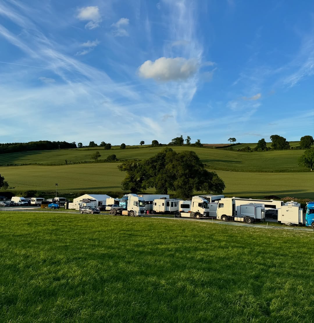 HJ's Army (Fan Page; we're not Hugh) tweet media