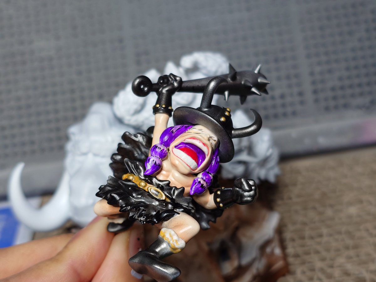 #自作造形
#ONEPIECE
#ロキ 幼少期
まずは ロキ完成
全７パーツ構成 小さいサイズに情報量まとめ込んで バランス良くできたんじゃないかな🤔
  冥界の主達はアニメカラーに合わせたいのでしばらく保留します
アニメ放映楽しみです😆