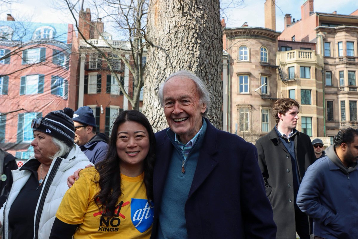 Ed Markey tweet media